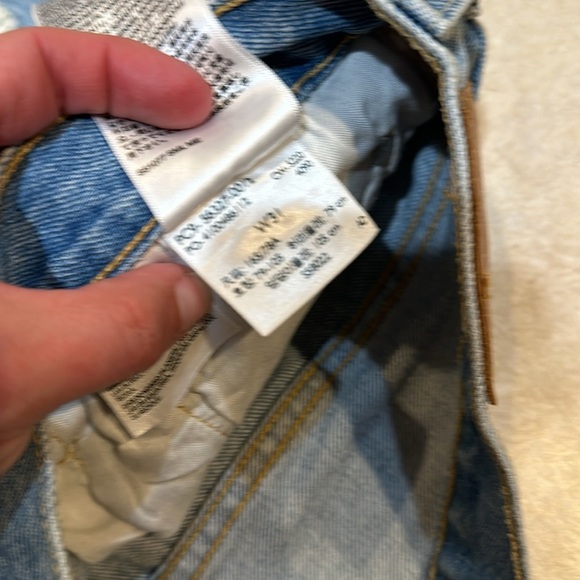 Levi’s 501 Destroyed Denim Shorts 31 Fault Line - Picture 4 of 8